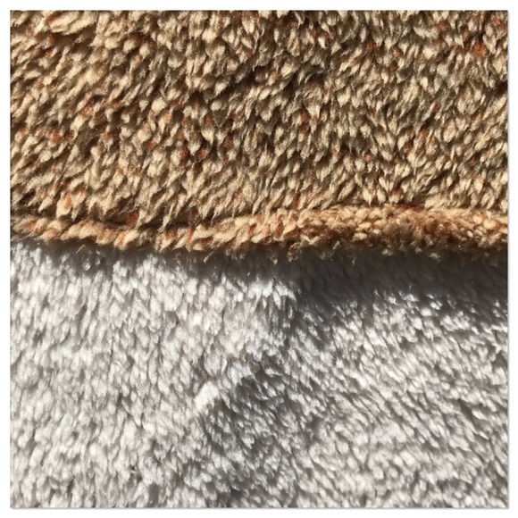 LAST ONE Camel & Ivory Faux Sherpa Fleece Pullover - Picture 7 of 8